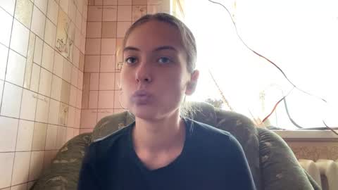 Snapshot of lenniepennachio chatting on May 30, 1:41 pm Hellomy name is Natalyits my first day here nice to meet you Give me 50 thumbs ups online show from May 30, 1:41 pm