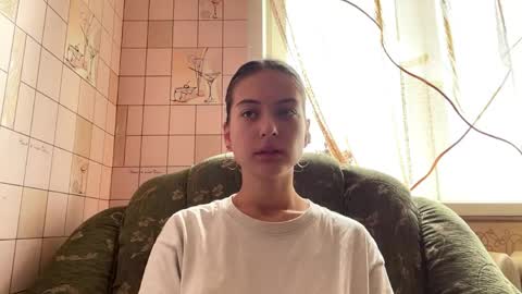Snapshot of lenniepennachio chatting on May 31, 7:15 am Hellomy name is Natalyits my first day here nice to meet you Give me 50 thumbs ups online show from May 31, 7:15 am