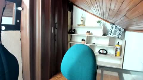 Snapshot of lennox_amy chatting on July 16, 1:06 pm lennox_amy online show from July 16, 1:06 pm