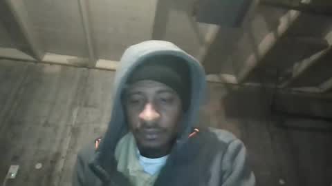 Snapshot of leo199984 chatting on December 15, 5:02 am leo199984 online show from December 15, 5:02 am