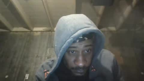 Snapshot of leo199984 chatting on December 21, 4:41 am leo199984 online show from December 21, 4:41 am