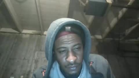 Snapshot of leo199984 chatting on December 24, 6:33 am leo199984 online show from December 24, 6:33 am