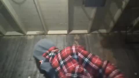 Snapshot of leo199984 chatting on January 3, 3:05 am leo199984 online show from January 3, 3:05 am