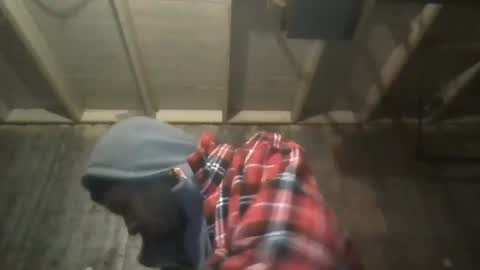 Snapshot of leo199984 chatting on January 5, 4:04 am leo199984 online show from January 5, 4:04 am