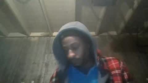 Snapshot of leo199984 chatting on February 4, 3:33 am leo199984 online show from February 4, 3:33 am