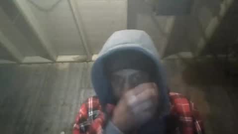 Snapshot of leo199984 chatting on February 17, 2:42 am leo199984 online show from February 17, 2:42 am