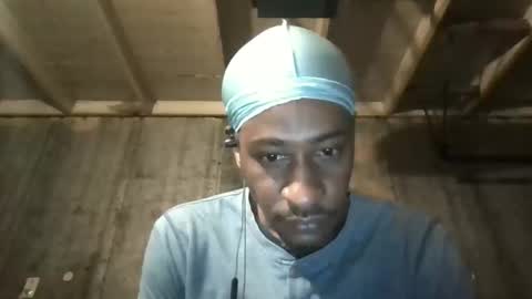 Snapshot of leo199984 chatting on November 19, 3:50 am leo199984 online show from November 19, 3:50 am