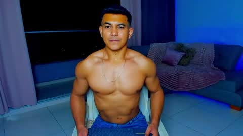 Snapshot of leo_cartier chatting on April 22, 6:27 am Leo Cartier online show from April 22, 6:27 am