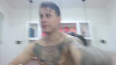 Snapshot of leo_cumming01 chatting on February 8, 5:18 pm Yesid online show from February 8, 5:18 pm