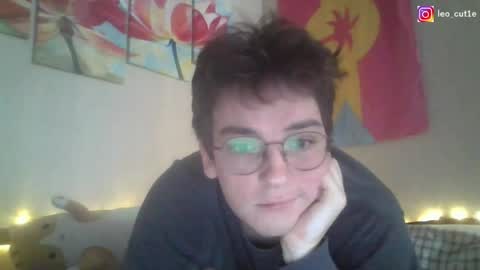 leo_cutie online show from April 11, 4:39 am