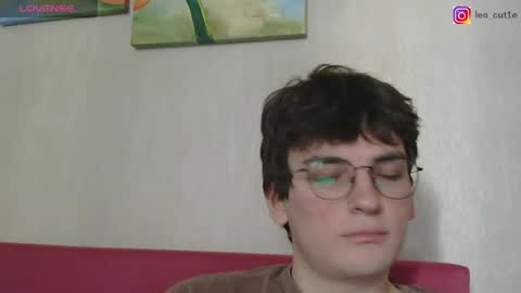 leo_cutie online show from May 16, 6:21 am