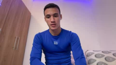 leo_delveyy online show from March 31, 2:57 am