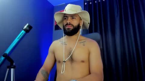 Leo  Diaz online show from December 31, 5:22 am