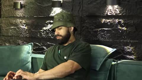 Leo  Diaz online show from September 27, 2:05 am