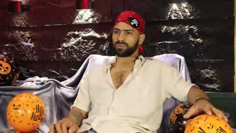 Leo  Diaz online show from October 31, 3:07 am