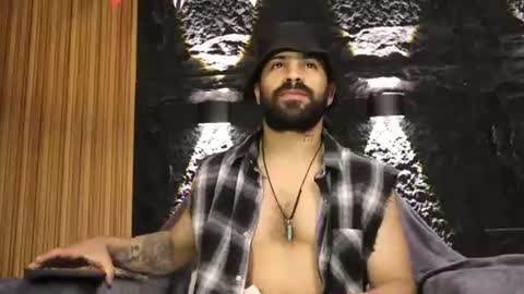 Leo  Diaz online show from June 30, 9:49 pm
