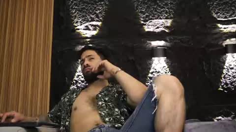 Leo  Diaz online show from August 3, 3:49 am
