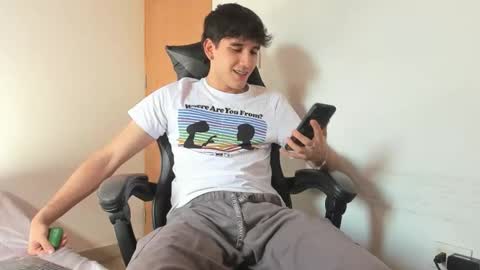 Leo Jones online show from October 3, 8:28 pm