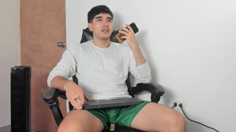 Leo Jones online show from December 22, 4:26 pm