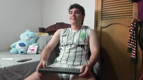 Leo Jones online show from June 21, 11:29 pm