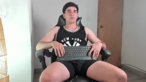Leo Jones online show from July 3, 11:33 pm