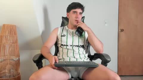 Leo Jones online show from July 18, 2:49 am