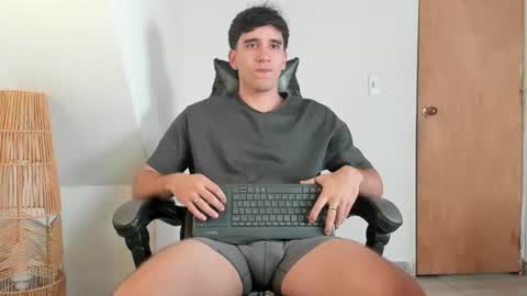 Leo Jones online show from July 19, 9:29 pm