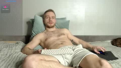 Snapshot of leo_stephens chatting on November 22, 2:16 pm leo_stephens online show from November 22, 2:16 pm