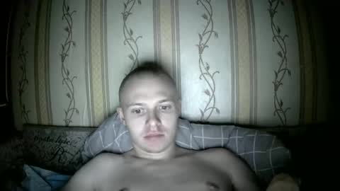 Snapshot of leo_timm chatting on September 9, 11:04 pm leo_timm online show from September 9, 11:04 pm