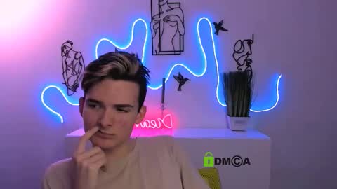 leo_valor online show from December 19, 10:39 pm