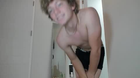 Snapshot of leo_wildd chatting on November 1, 4:25 am leo_wildd online show from November 1, 4:25 am