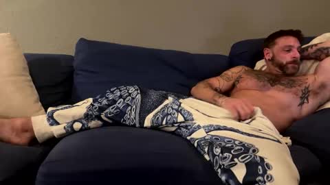 Snapshot of leobayne chatting on November 16, 7:58 am Leo Bayne online show from November 16, 7:58 am