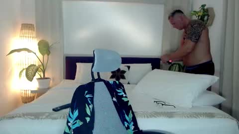 TheBigLeo online show from November 3, 4:30 pm