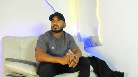 leo  online show from June 3, 10:18 am