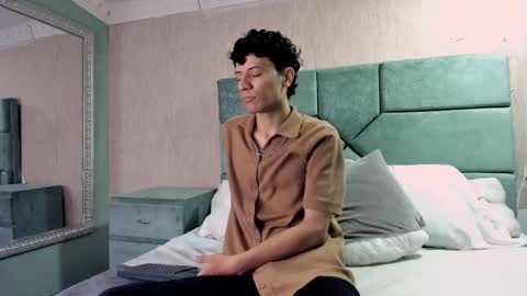 Leo online show from February 23, 4:10 am