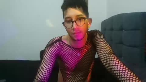 Snapshot of leoh_hades chatting on September 30, 2:38 am Leoh online show from September 30, 2:38 am