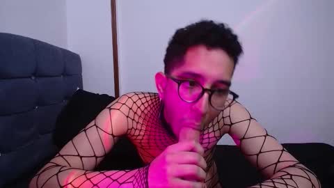 Snapshot of leoh_hades chatting on October 22, 2:01 am Leoh online show from October 22, 2:01 am