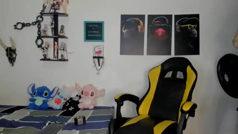 leon_big_cock online show from November 3, 1:19 am