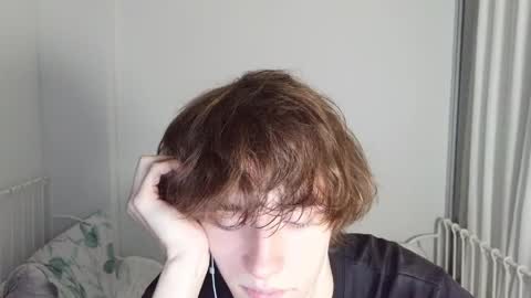 Leon online show from May 14, 8:26 pm