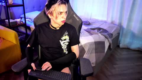 Snapshot of leon_yuugen chatting on January 30, 7:29 am Leon online show from January 30, 7:29 am