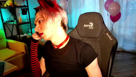 Snapshot of leon_yuugen chatting on February 8, 10:29 am Leon online show from February 8, 10:29 am