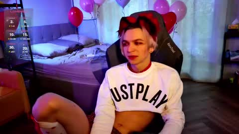 Snapshot of leon_yuugen chatting on February 11, 7:33 am Leon online show from February 11, 7:33 am