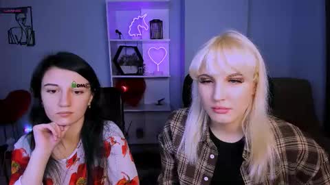 Leona online show from November 24, 8:08 pm