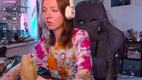 Snapshot of leona_nick chatting on July 14, 11:27 am leona online show from July 14, 11:27 am