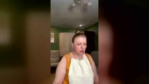 Leona tracie online show from June 15, 9:28 pm