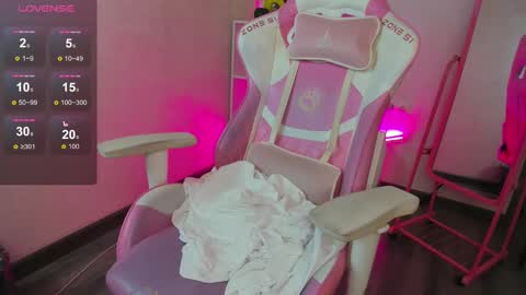 Snapshot of leona_williams chatting on February 23, 11:55 am leona_williams online show from February 23, 11:55 am