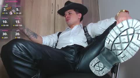 iam leonal online show from September 25, 5:38 pm