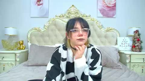 LeonaLeman online show from December 20, 6:40 am