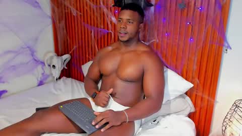 Snapshot of leonardo_jones1 chatting on October 29, 2:36 am Leandro jones online show from October 29, 2:36 am