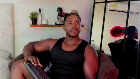 Snapshot of leonardo_jones1 chatting on February 10, 10:36 pm Leandro jones online show from February 10, 10:36 pm
